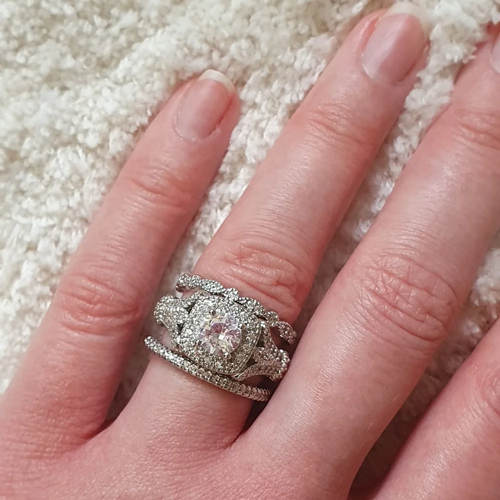 Chic Designer Silver Jewelry Set - Picture 9 of 9